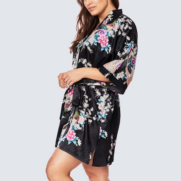 Soho Apparel Black Floral Robe - Picture 1 of 5